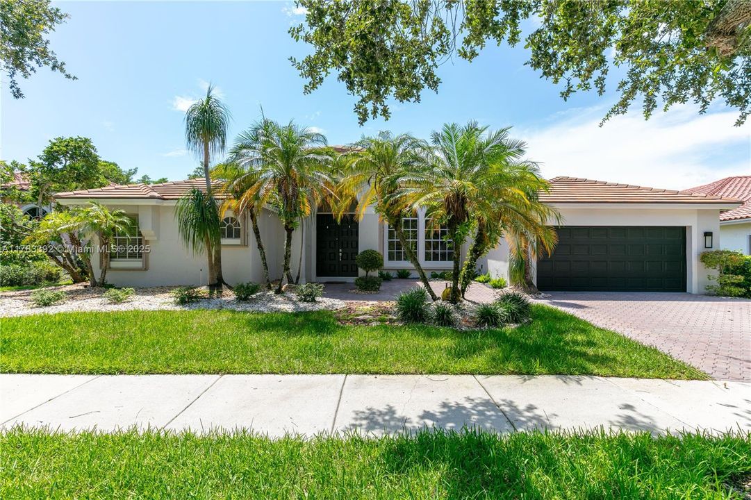 Recently Rented: $8,000 (5 beds, 3 baths, 3033 Square Feet)