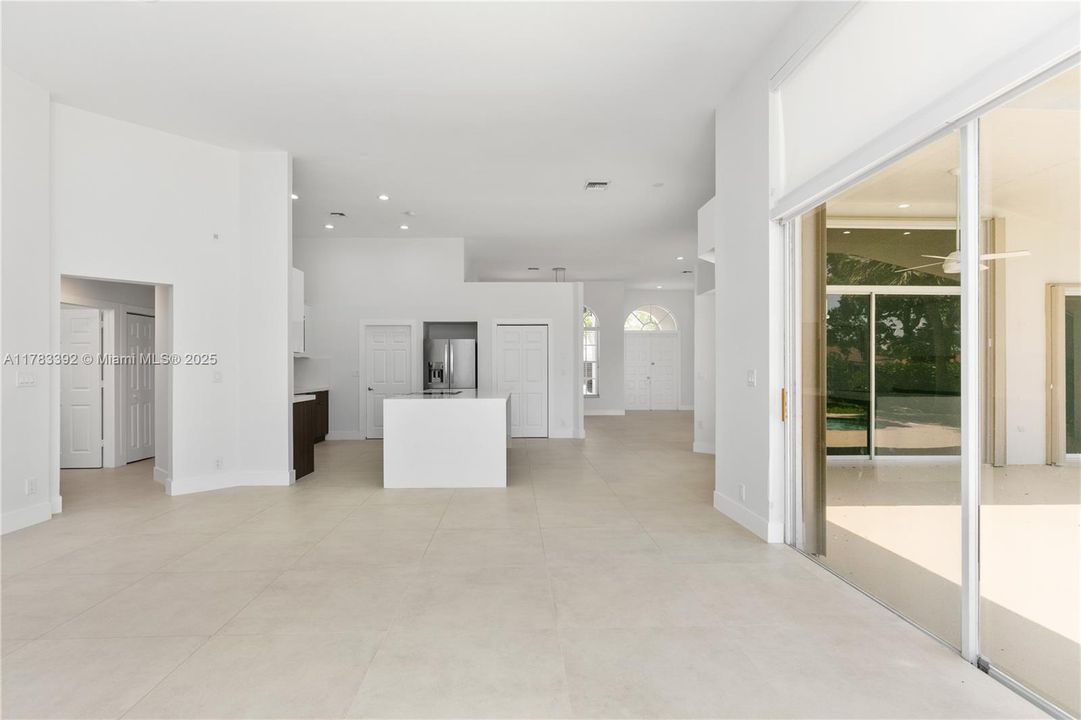 Recently Rented: $8,000 (5 beds, 3 baths, 3033 Square Feet)