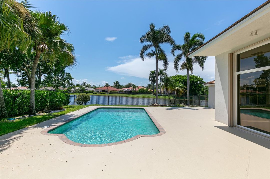 Recently Rented: $8,000 (5 beds, 3 baths, 3033 Square Feet)