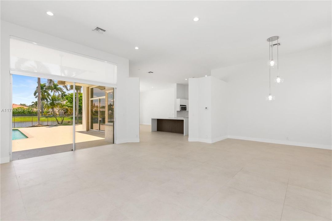 Recently Rented: $8,000 (5 beds, 3 baths, 3033 Square Feet)