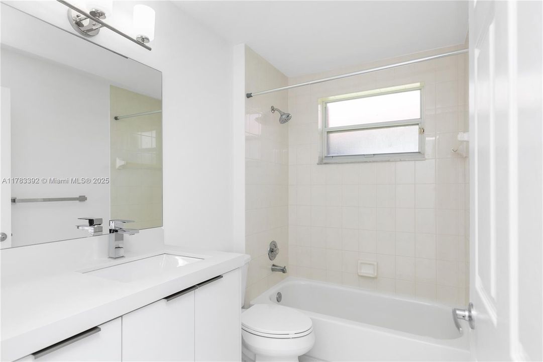 Recently Rented: $8,000 (5 beds, 3 baths, 3033 Square Feet)