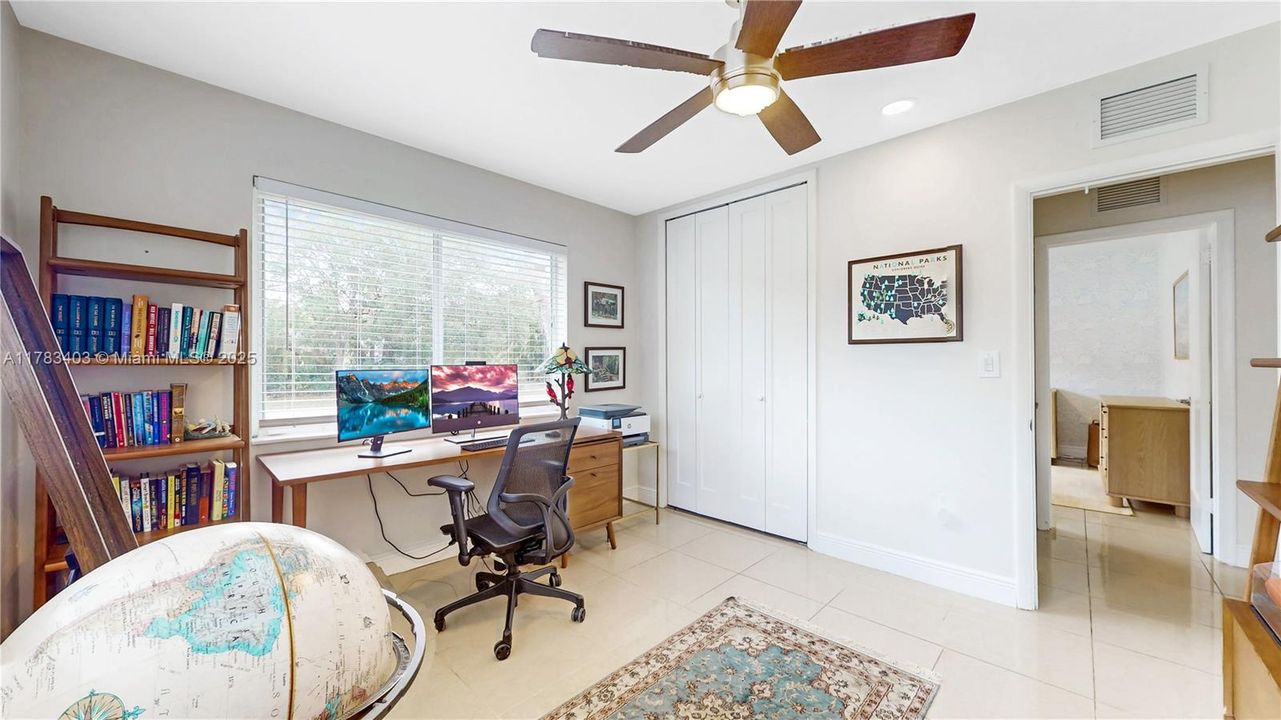 Недавно продано: $1,000,000 (3 спален, 2 ванн, 1404 Квадратных фут)