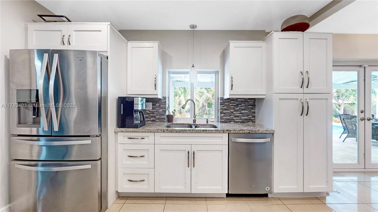 Недавно продано: $1,000,000 (3 спален, 2 ванн, 1404 Квадратных фут)