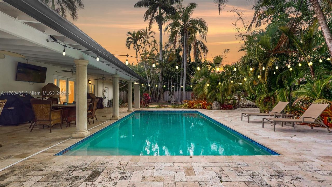 Недавно продано: $1,000,000 (3 спален, 2 ванн, 1404 Квадратных фут)