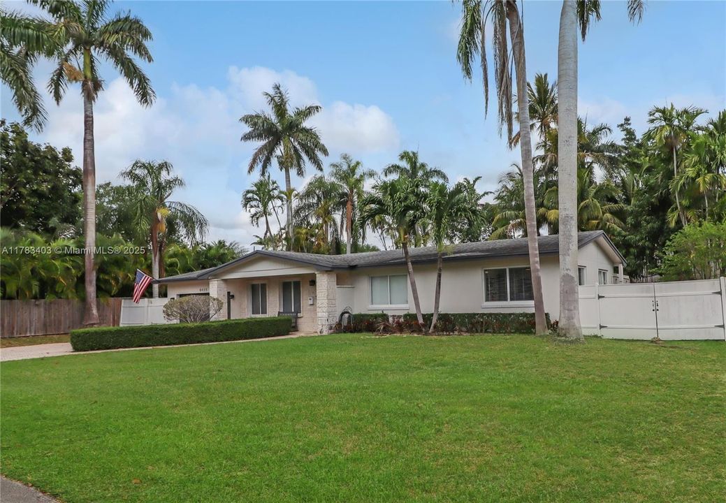 Недавно продано: $1,000,000 (3 спален, 2 ванн, 1404 Квадратных фут)