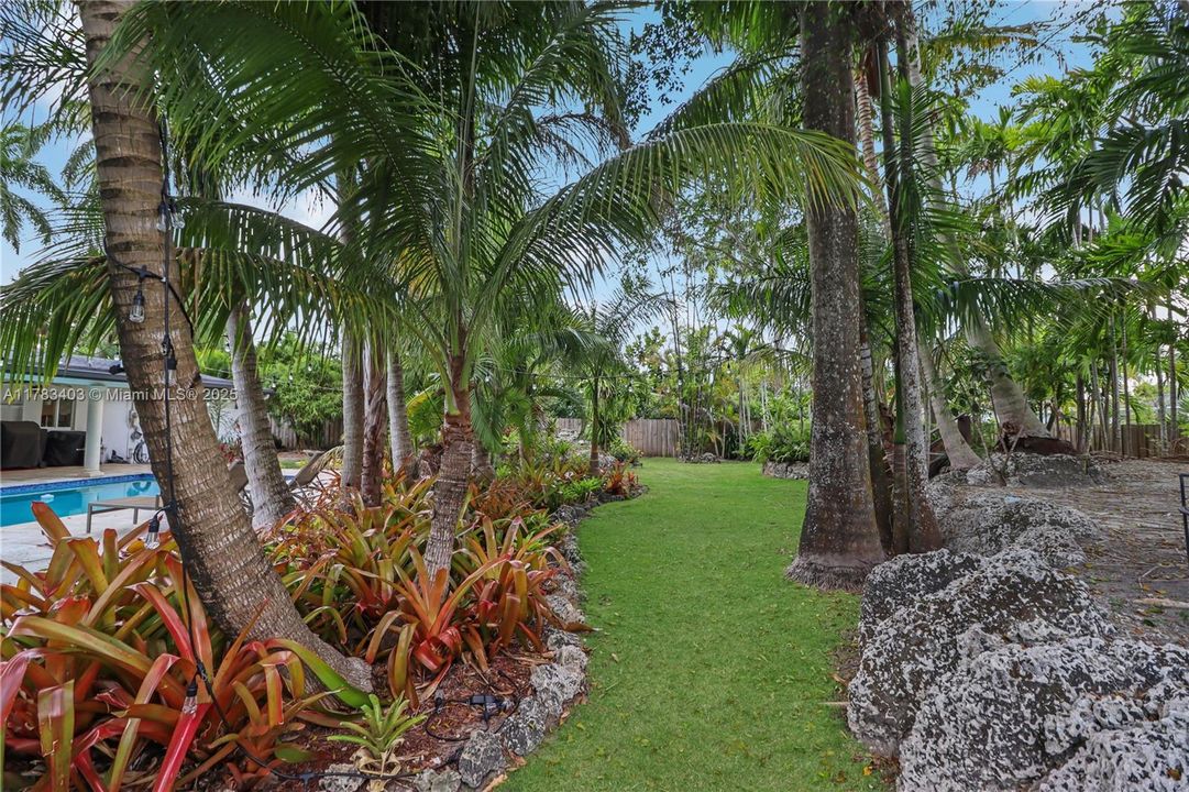 Недавно продано: $1,000,000 (3 спален, 2 ванн, 1404 Квадратных фут)