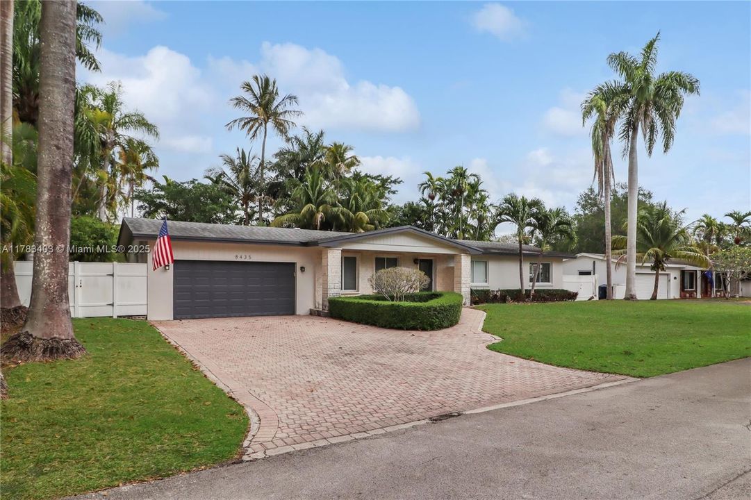 Недавно продано: $1,000,000 (3 спален, 2 ванн, 1404 Квадратных фут)