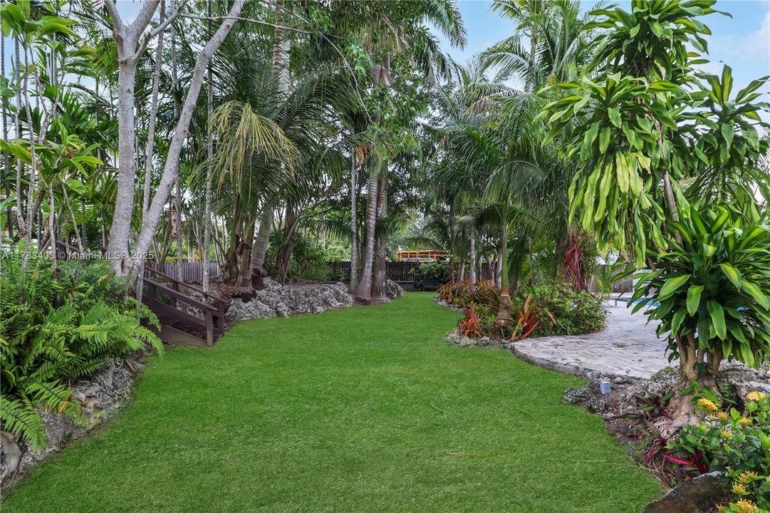 Недавно продано: $1,000,000 (3 спален, 2 ванн, 1404 Квадратных фут)