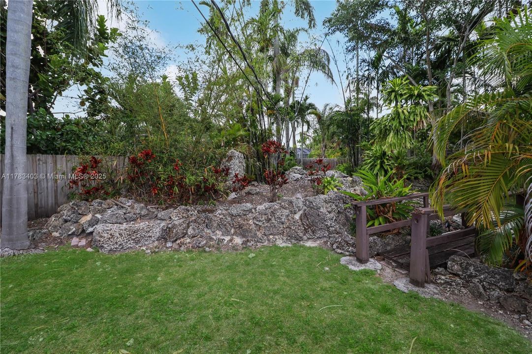 Недавно продано: $1,000,000 (3 спален, 2 ванн, 1404 Квадратных фут)