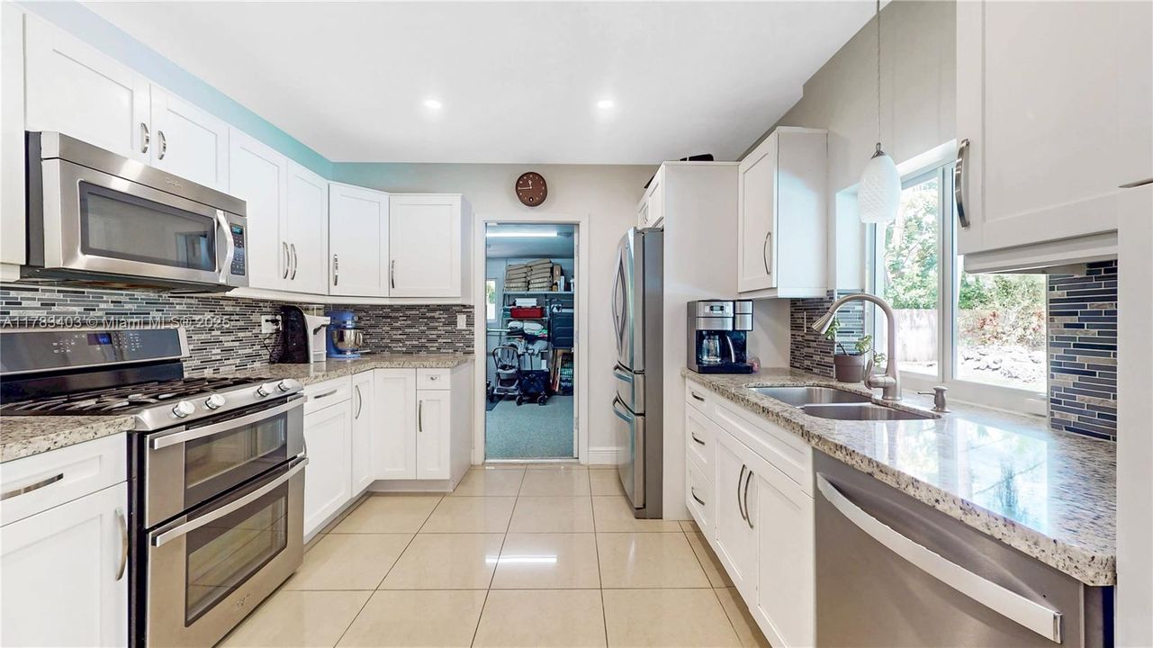 Недавно продано: $1,000,000 (3 спален, 2 ванн, 1404 Квадратных фут)