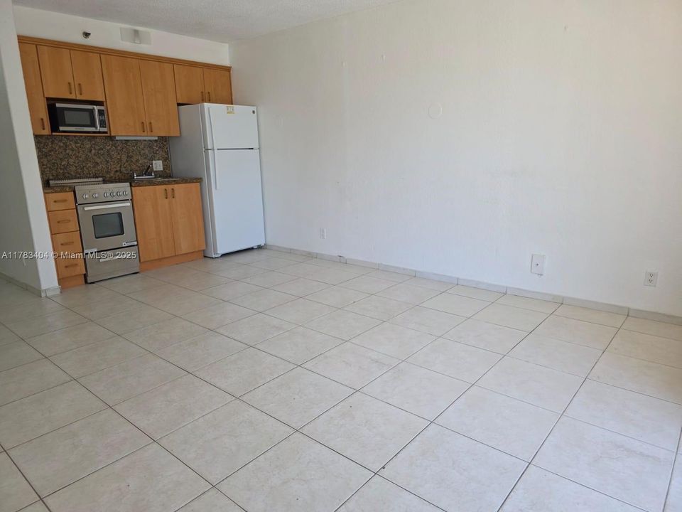 Recientemente alquilado: $1,300 (0 camas, 1 baños, 385 Pies cuadrados)