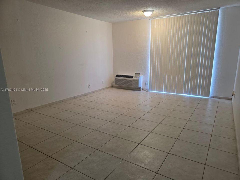 Recientemente alquilado: $1,300 (0 camas, 1 baños, 385 Pies cuadrados)