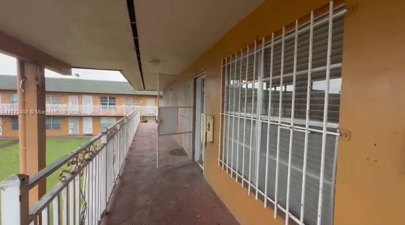 For Sale: $135,000 (0 beds, 1 baths, 450 Square Feet)