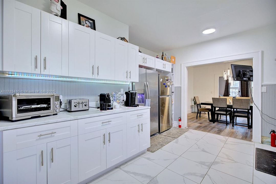 最近售出: $190,999 (3 贝兹, 2 浴室, 0 平方英尺)