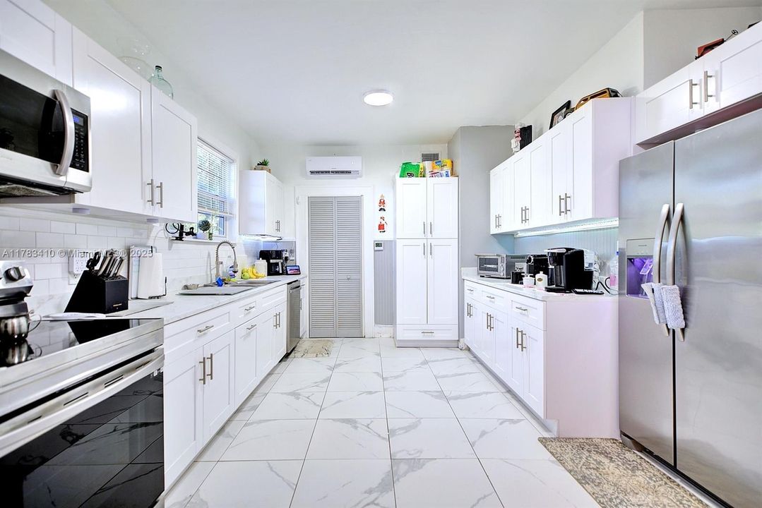 最近售出: $190,999 (3 贝兹, 2 浴室, 0 平方英尺)