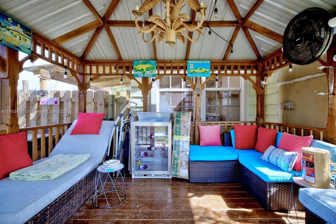 Gazebo does not convey.  Can be purchased.