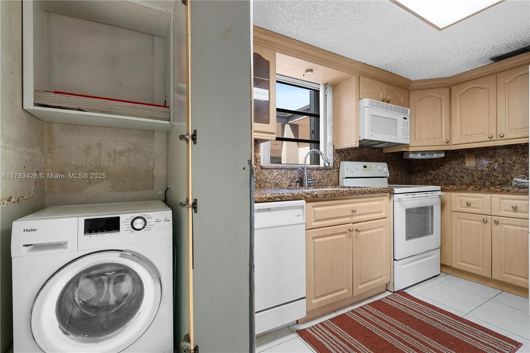 Vendido Recientemente: $215,000 (1 camas, 1 baños, 762 Pies cuadrados)