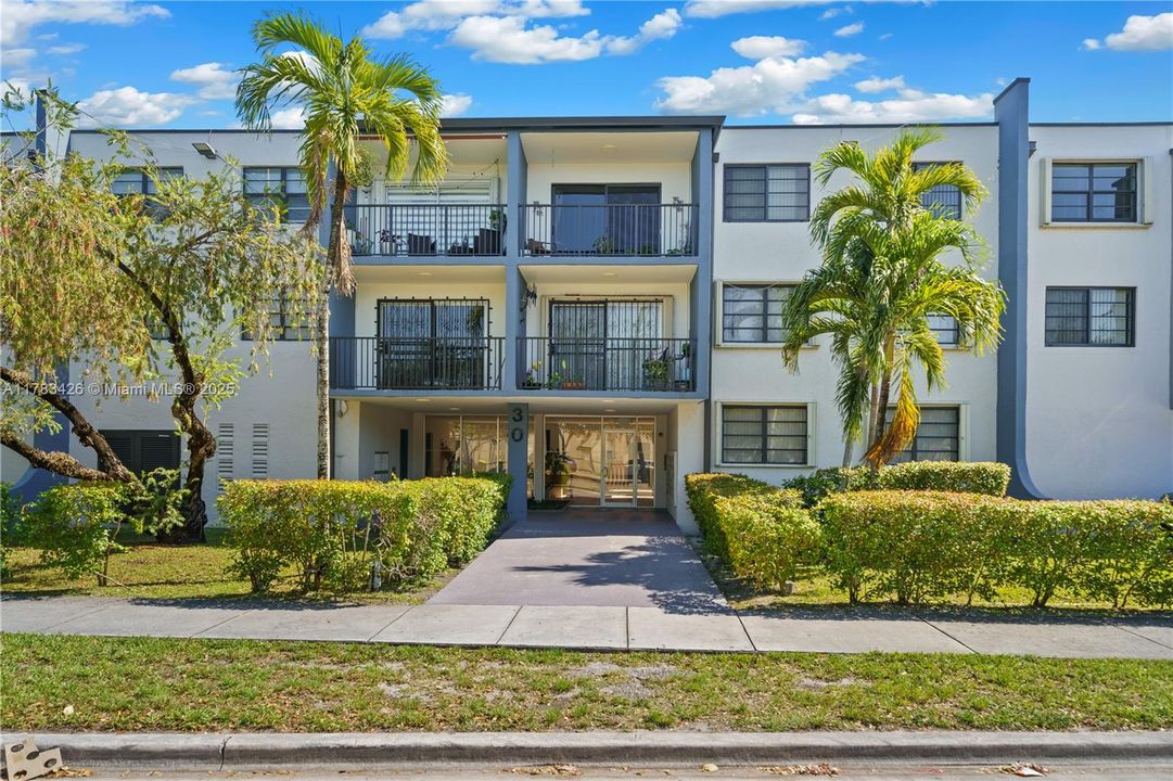 Vendido Recientemente: $215,000 (1 camas, 1 baños, 762 Pies cuadrados)