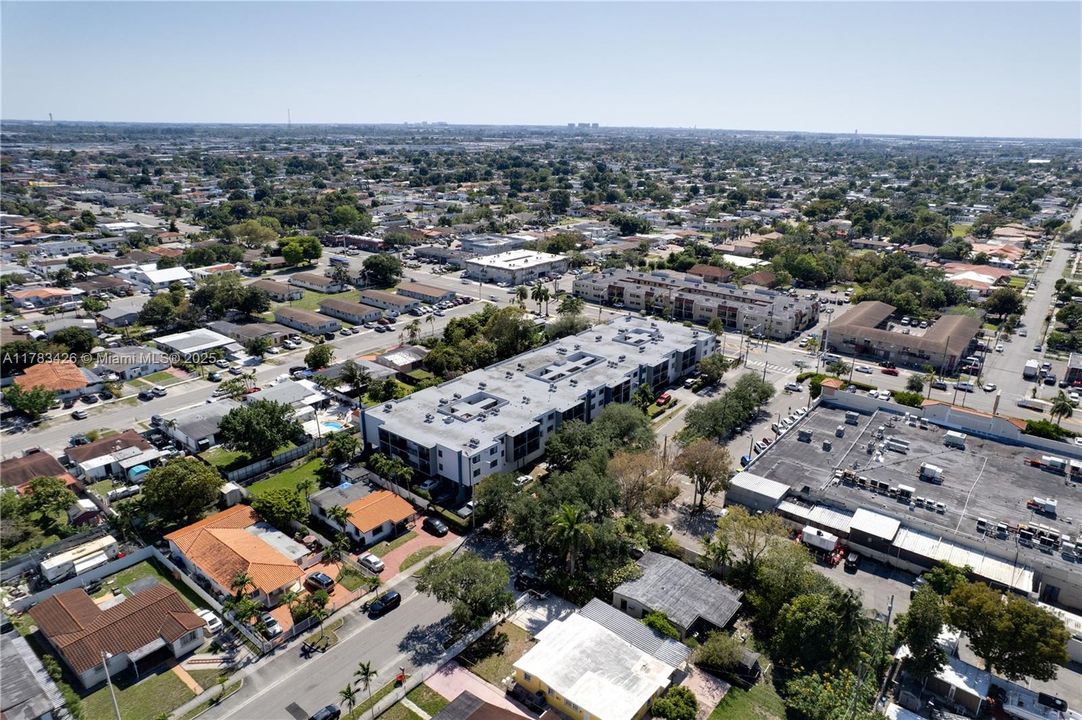 Vendido Recientemente: $215,000 (1 camas, 1 baños, 762 Pies cuadrados)