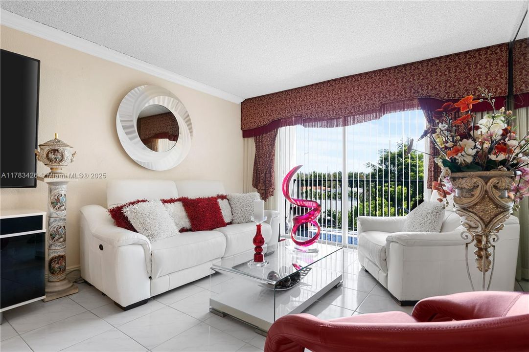 Vendido Recientemente: $215,000 (1 camas, 1 baños, 762 Pies cuadrados)