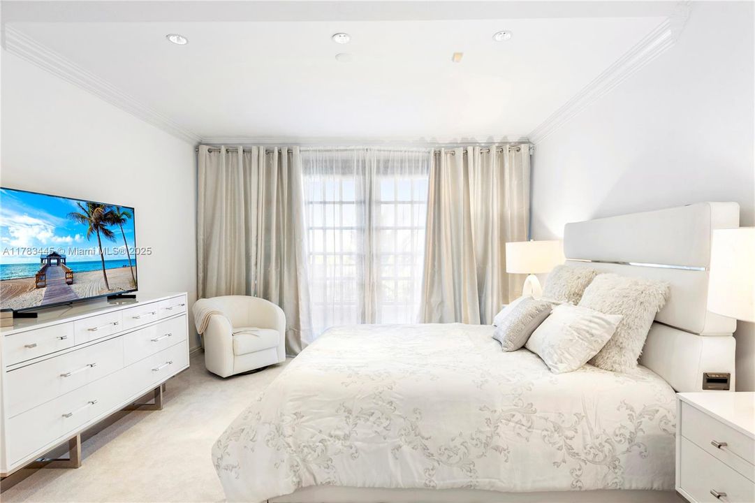 En Venta: $9,985,000 (3 camas, 3 baños, 2861 Pies cuadrados)