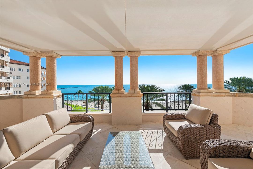 En Venta: $9,985,000 (3 camas, 3 baños, 2861 Pies cuadrados)