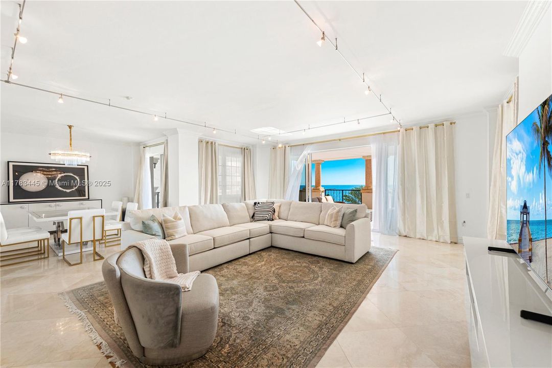 En Venta: $9,985,000 (3 camas, 3 baños, 2861 Pies cuadrados)