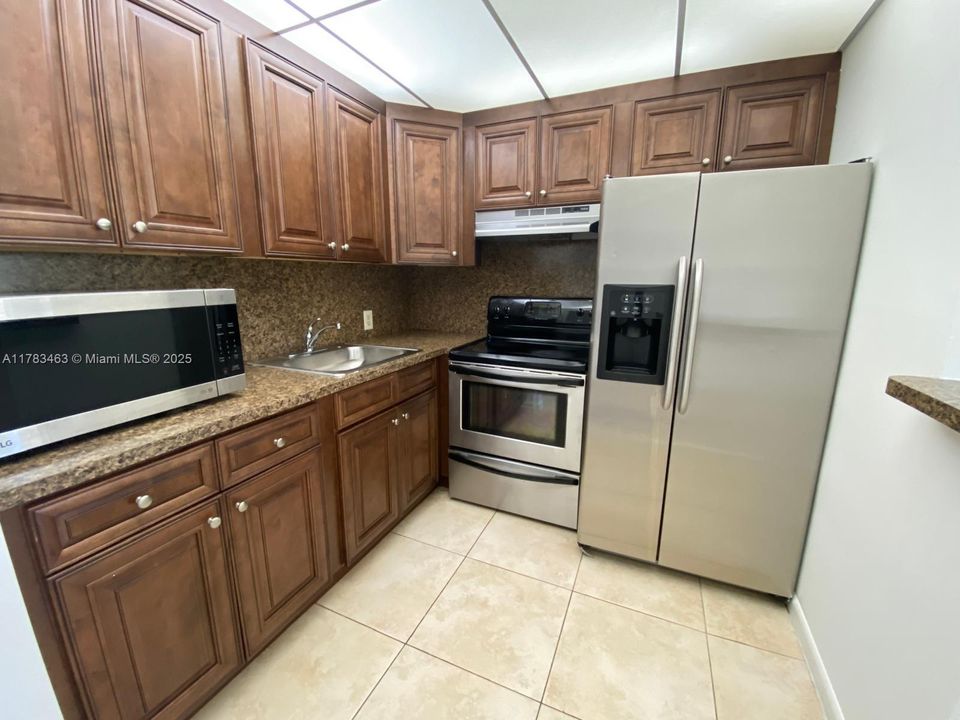 最近租的: $1,375 (1 贝兹, 1 浴室, 600 平方英尺)