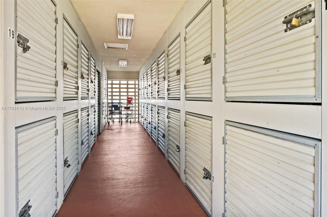 For Sale: $129,000 (2 beds, 1 baths, 880 Square Feet)