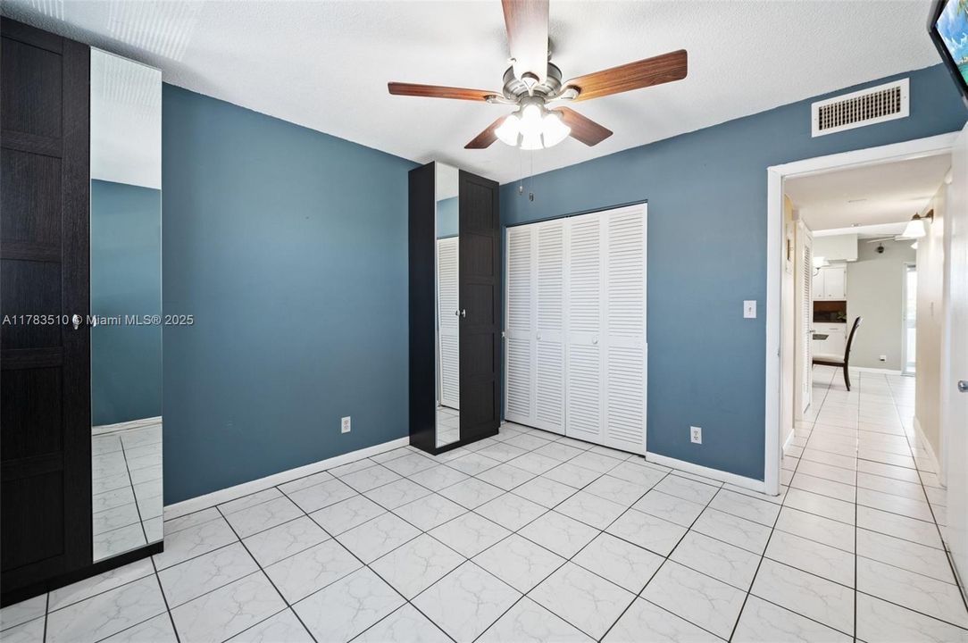 For Sale: $129,000 (2 beds, 1 baths, 880 Square Feet)