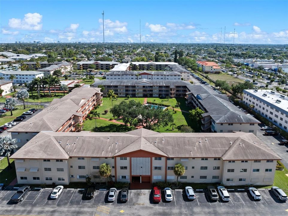 For Sale: $129,000 (2 beds, 1 baths, 880 Square Feet)