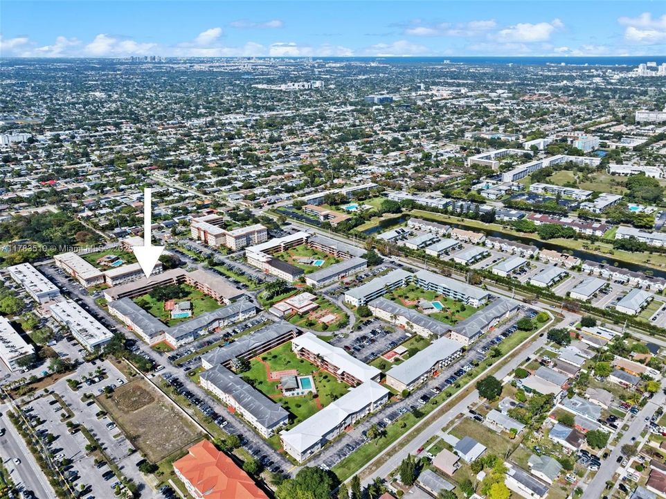 For Sale: $129,000 (2 beds, 1 baths, 880 Square Feet)