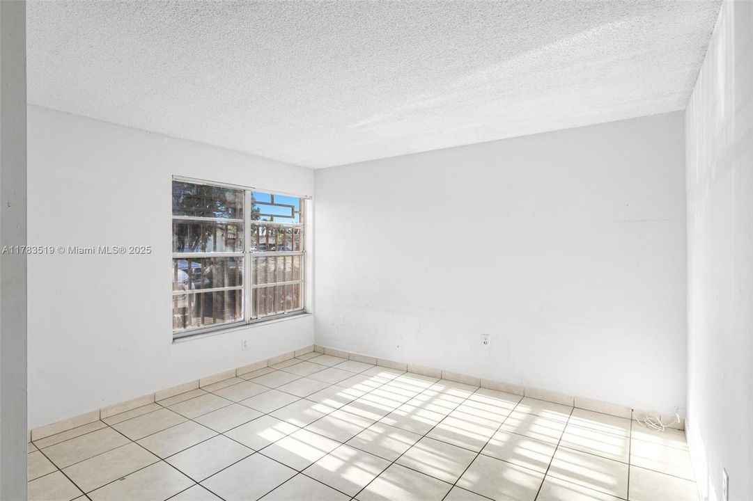 Recently Sold: $540,000 (3 beds, 2 baths, 1920 Square Feet)