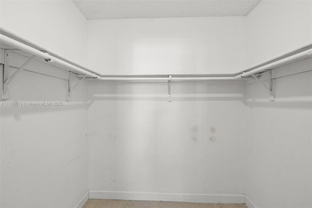 Recently Sold: $540,000 (3 beds, 2 baths, 1920 Square Feet)