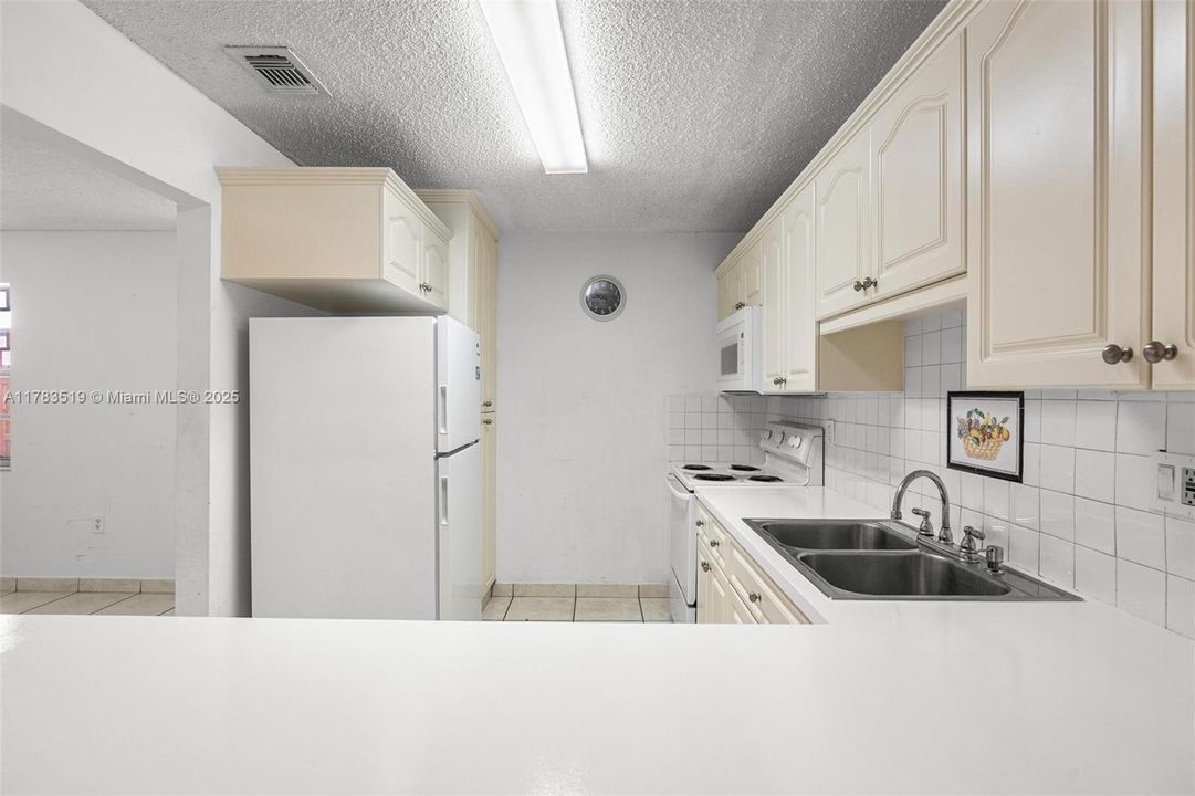 Recently Sold: $540,000 (3 beds, 2 baths, 1920 Square Feet)