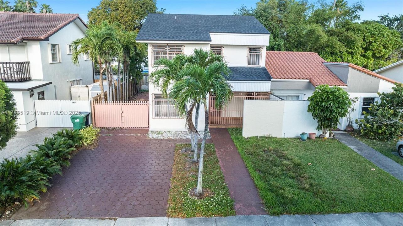 Recently Sold: $540,000 (3 beds, 2 baths, 1920 Square Feet)