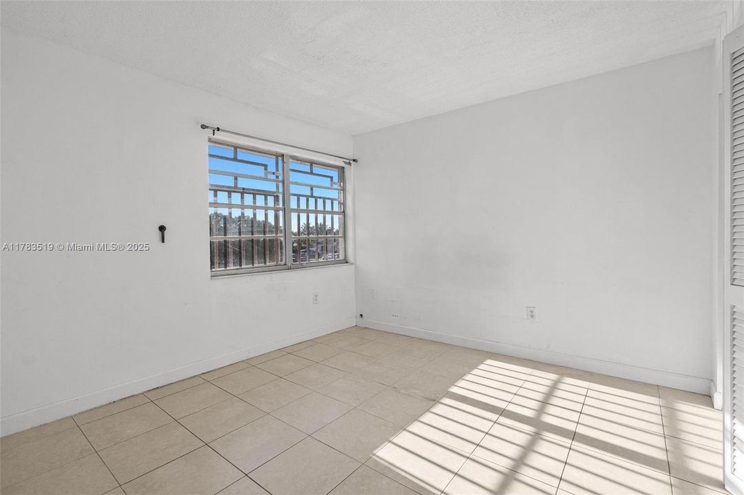 Recently Sold: $540,000 (3 beds, 2 baths, 1920 Square Feet)