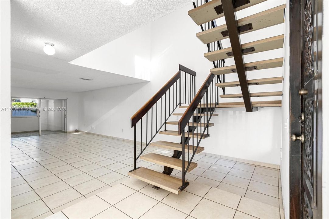 Recently Sold: $540,000 (3 beds, 2 baths, 1920 Square Feet)