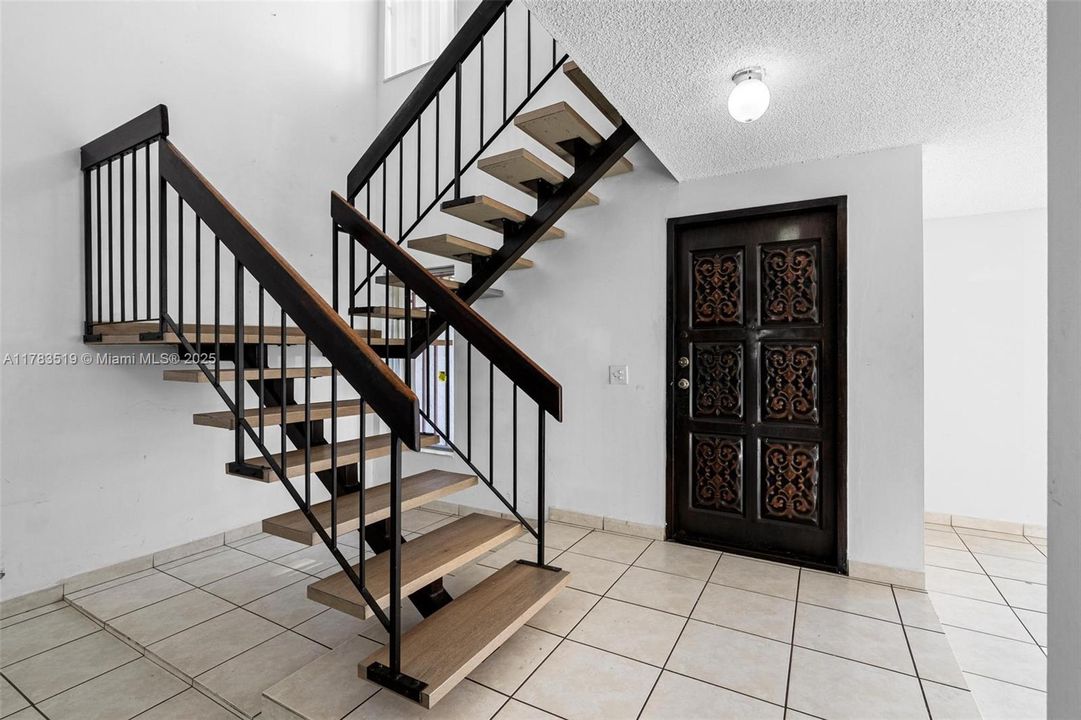 Recently Sold: $540,000 (3 beds, 2 baths, 1920 Square Feet)