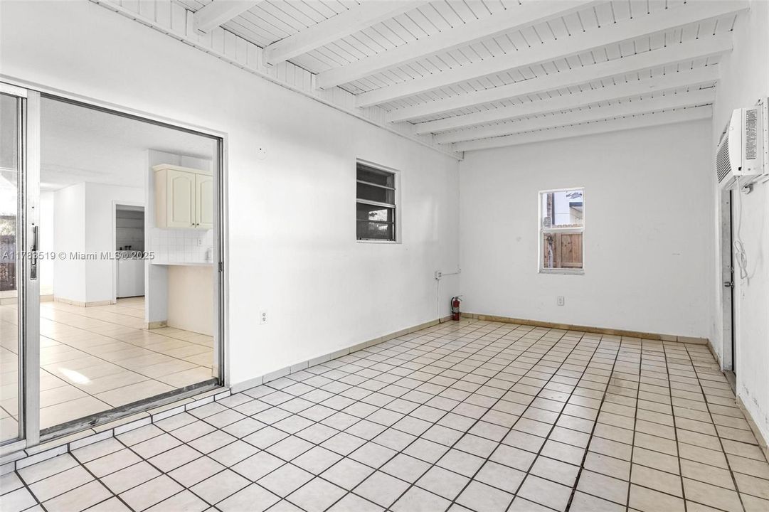 Recently Sold: $540,000 (3 beds, 2 baths, 1920 Square Feet)