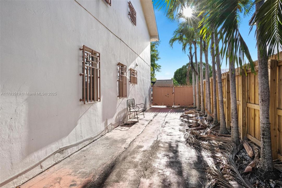 Recently Sold: $540,000 (3 beds, 2 baths, 1920 Square Feet)