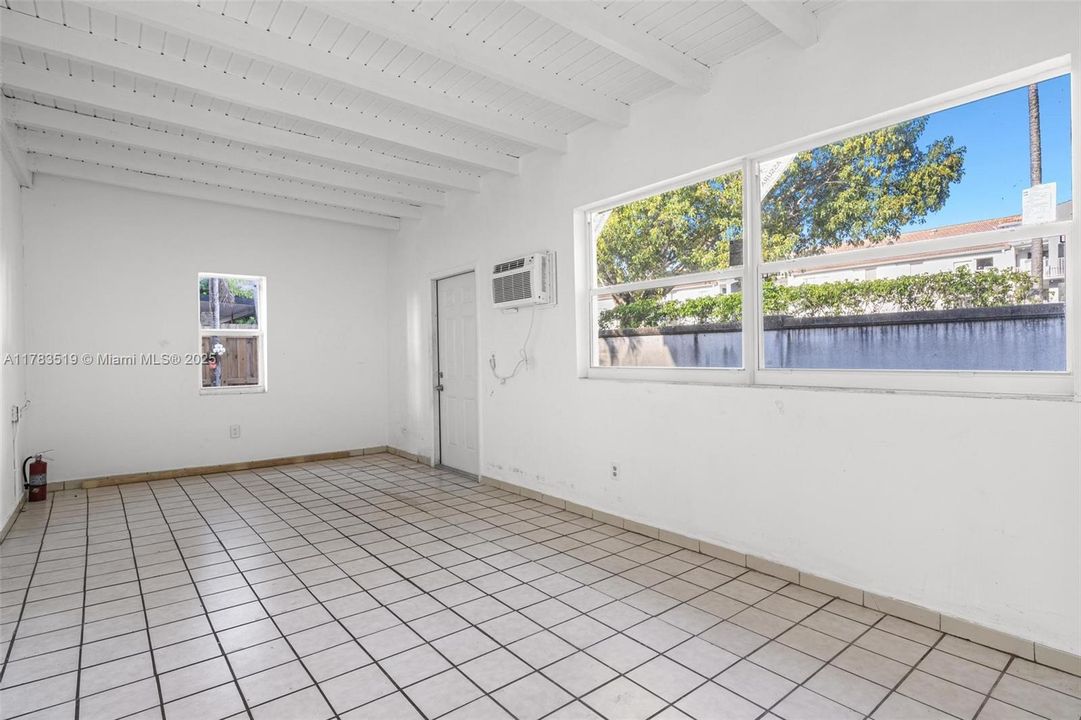 Recently Sold: $540,000 (3 beds, 2 baths, 1920 Square Feet)