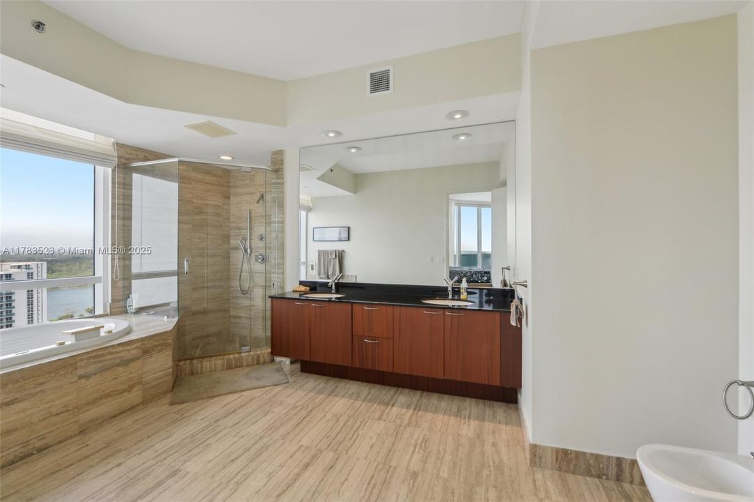 Recently Sold: $2,250,000 (3 beds, 3 baths, 2327 Square Feet)