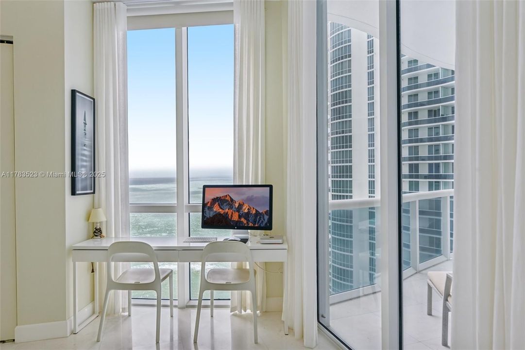 Recently Sold: $2,250,000 (3 beds, 3 baths, 2327 Square Feet)