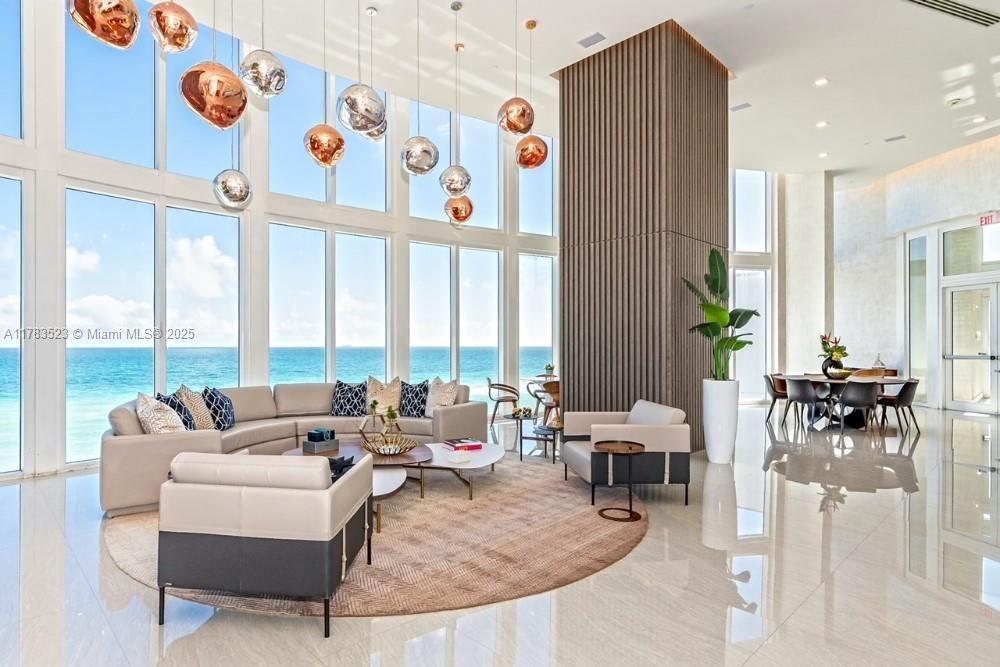 Recently Sold: $2,250,000 (3 beds, 3 baths, 2327 Square Feet)