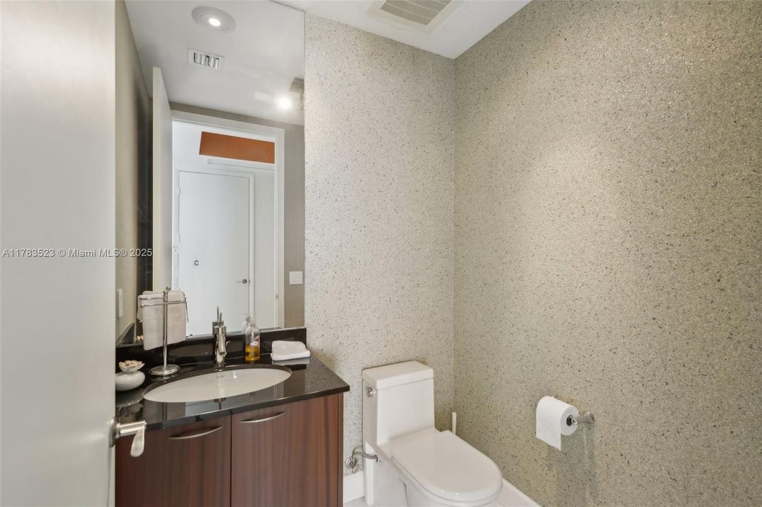 Recently Sold: $2,250,000 (3 beds, 3 baths, 2327 Square Feet)