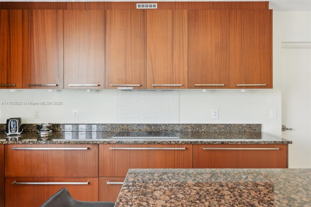 Recently Sold: $2,250,000 (3 beds, 3 baths, 2327 Square Feet)