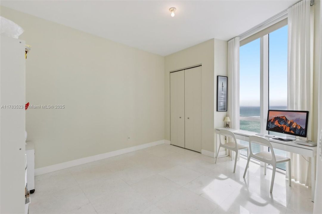 Recently Sold: $2,250,000 (3 beds, 3 baths, 2327 Square Feet)