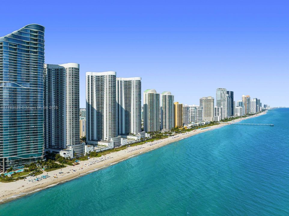 Recently Sold: $2,250,000 (3 beds, 3 baths, 2327 Square Feet)