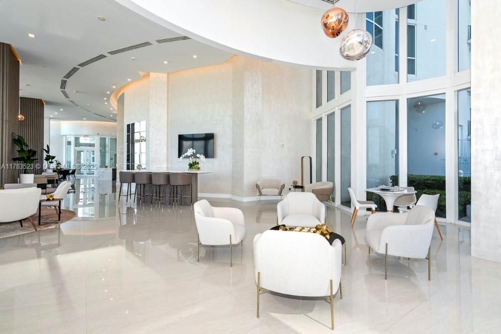 Recently Sold: $2,250,000 (3 beds, 3 baths, 2327 Square Feet)
